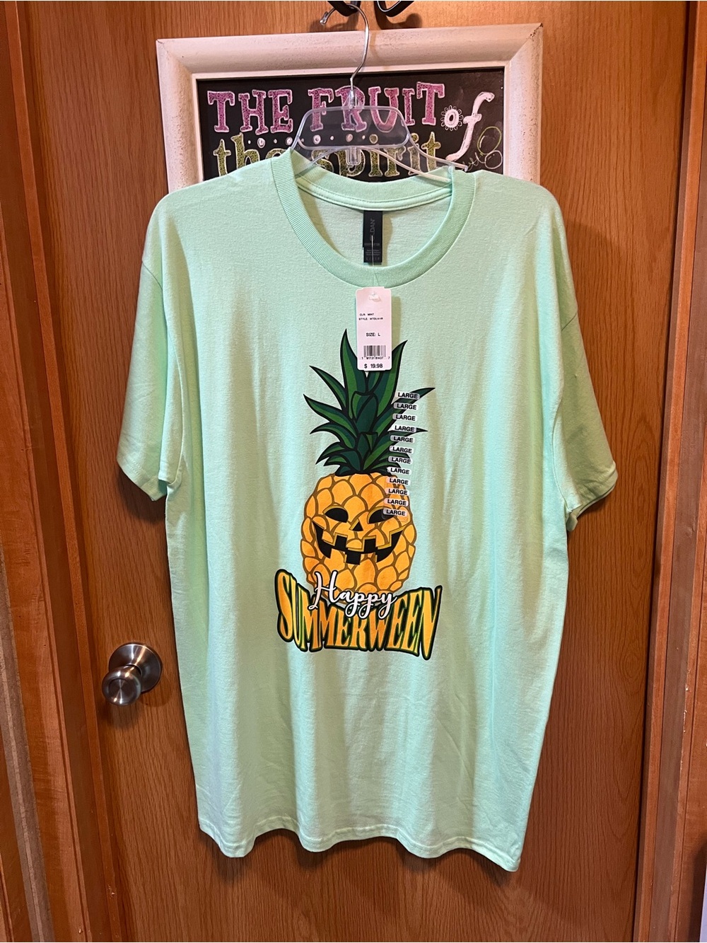 Gildan Mint Graphic Tee with Green Pineapple Top